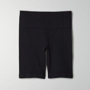 ARITZIA The Group by Babaton Silhouette Seamless Short